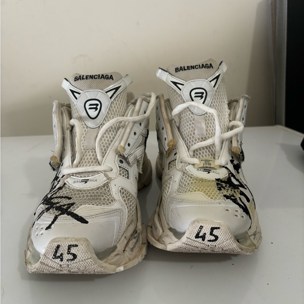 balenciaga runner size 45